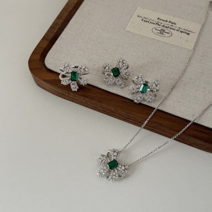Aurojewels Green Zirconia Bow Design Fashion Earrings