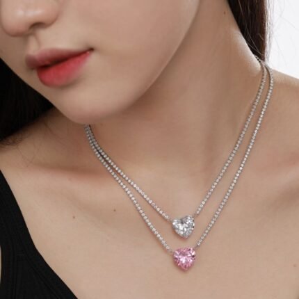 pink&silver colors of this necklace