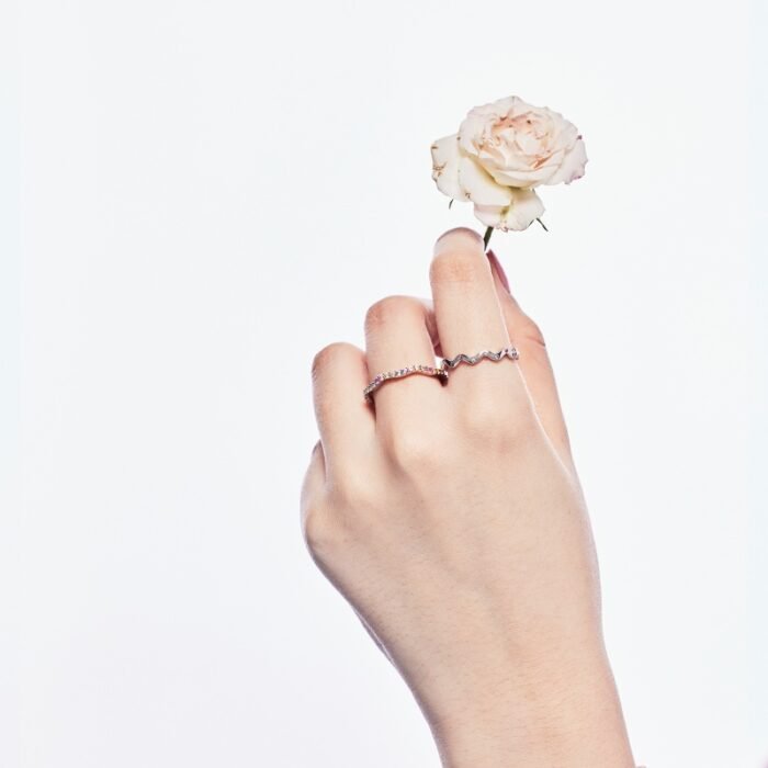 Aurojewels Silver Colourful Round Zirconia Inlaid Wave Ring
