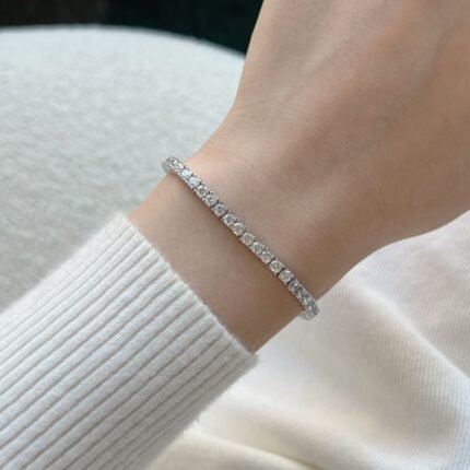Aurojewels S925 Sterling Silver Round Zirconia Diamond Set Fashion Bracelet